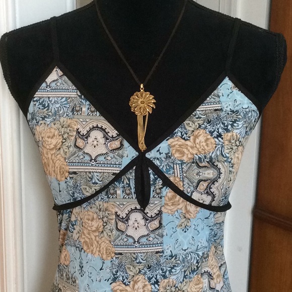 🌷 Pretty French Kiss Top - Picture 1 of 3